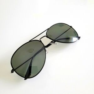 Black Aviator Sunglasses